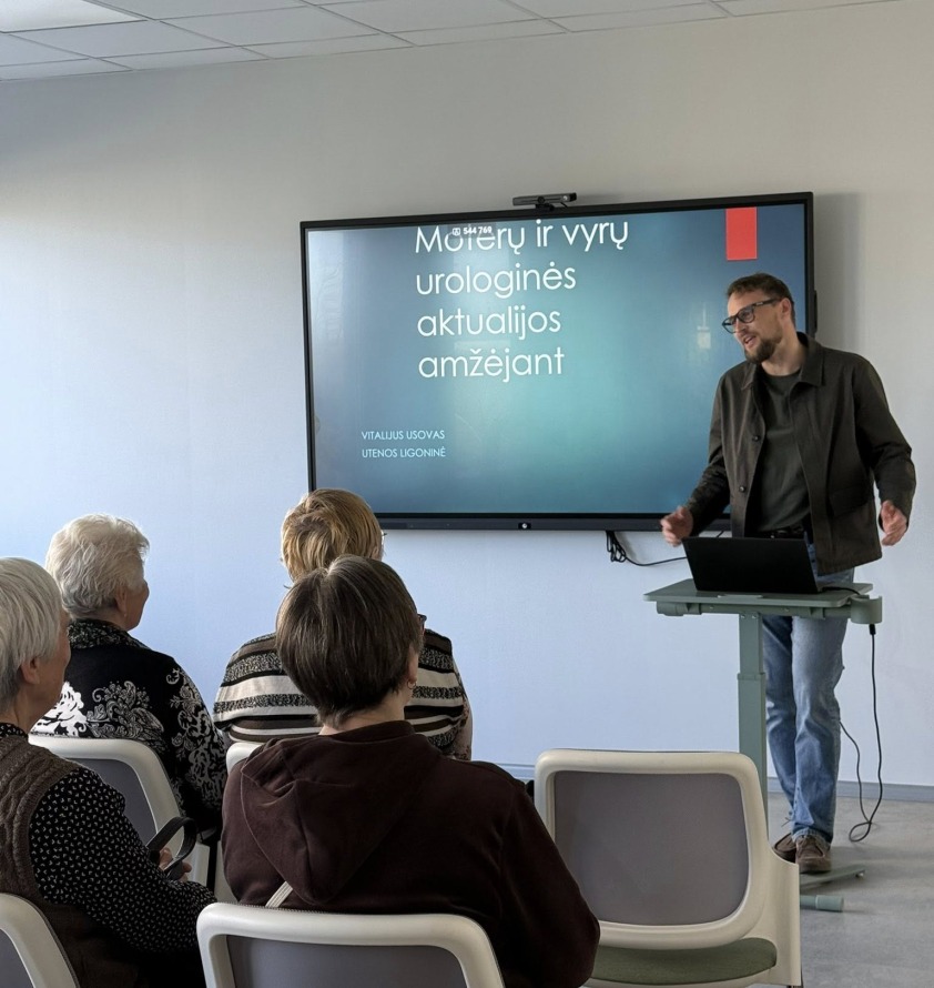 Akimirkos iš Senjorų dienos centro Sūkurys , kur vyko susitikimas su gydytoju urologu Vitalijumi Usovu