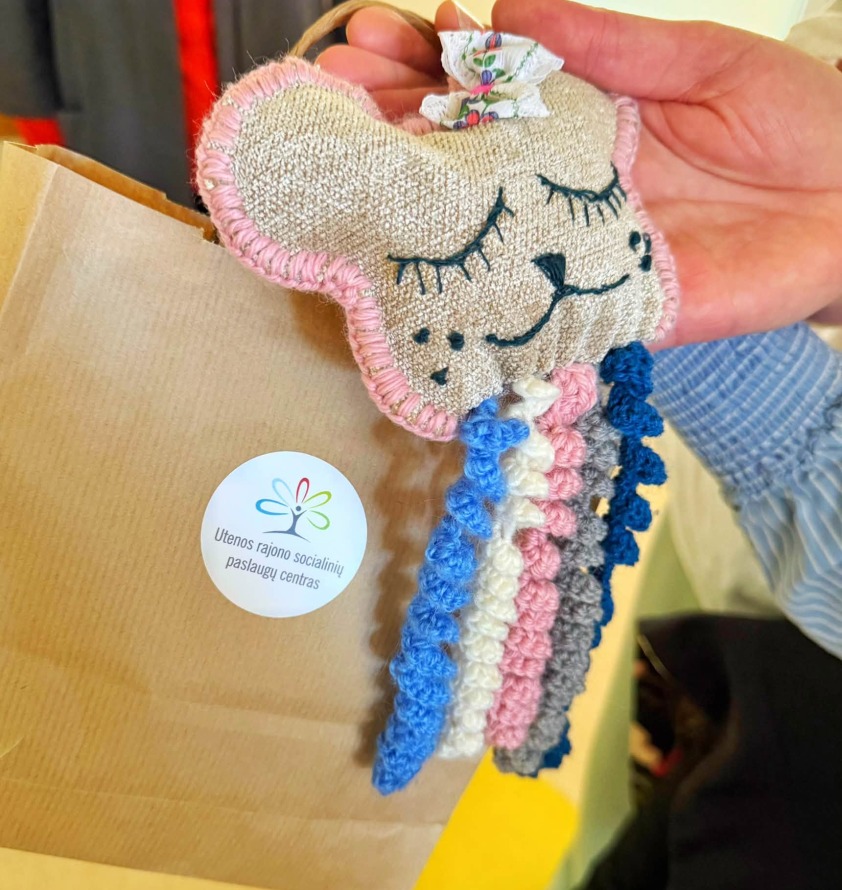 Nuoširdžiai dėkojame Senjorų dienos centras „Sūkurys“ už rankomis, su meile pagamintus žaislus